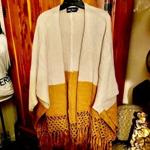 Women’s gently used poncho Cardigan